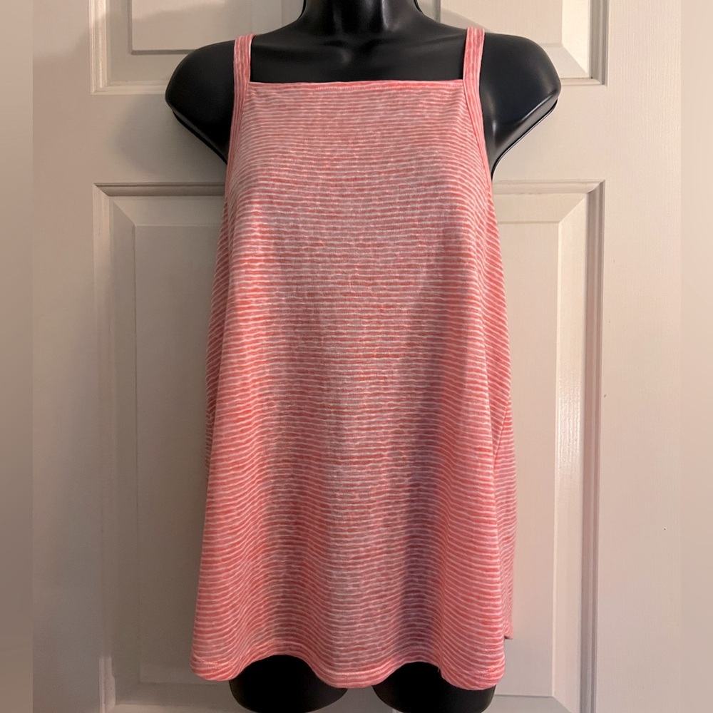 Loft halter tank